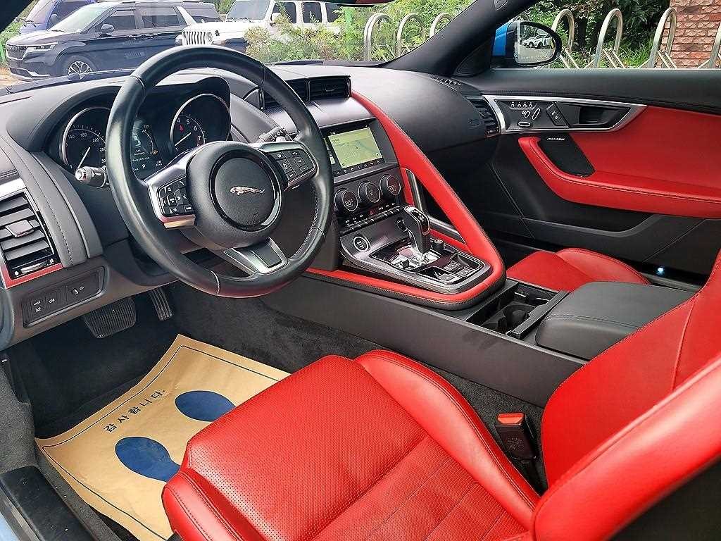 재규어 F-TYPE P380 R-다이나믹 쿠페 이미지 6