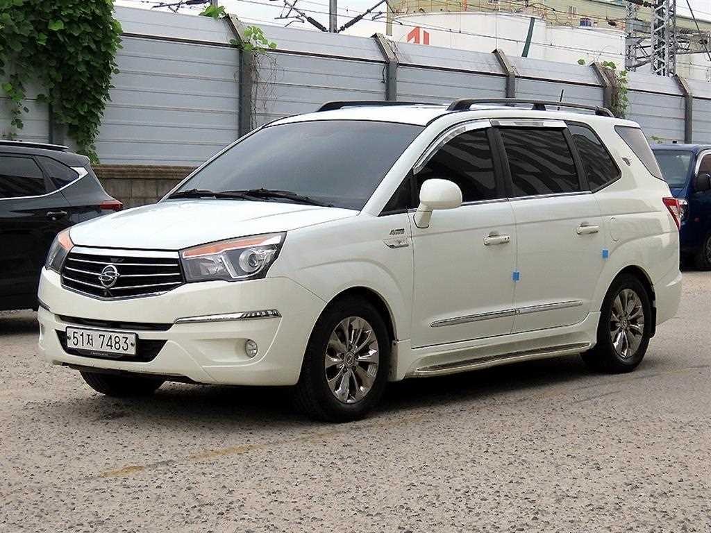 KG모빌리티(쌍용) 코란도 코란도투리스모 4WD RX 9인승 이미지 2