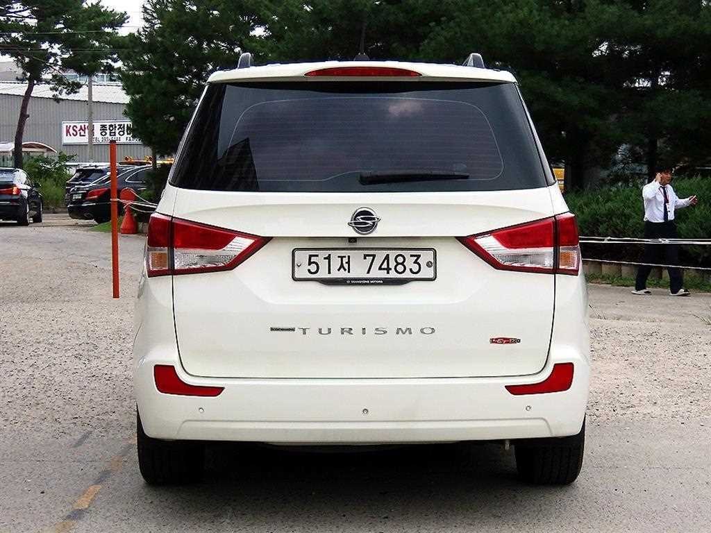 KG모빌리티(쌍용) 코란도 코란도투리스모 4WD RX 9인승 이미지 4