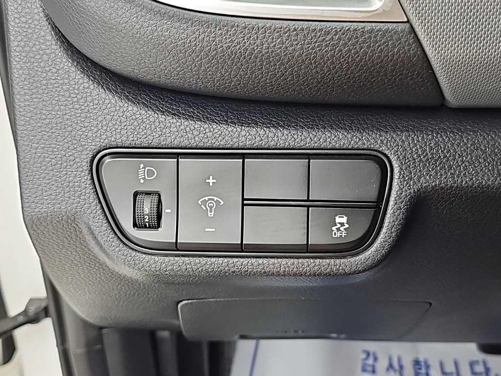 기아 셀토스 더 뉴 셀토스 가솔린 2.0 2WD 트렌디 이미지 17