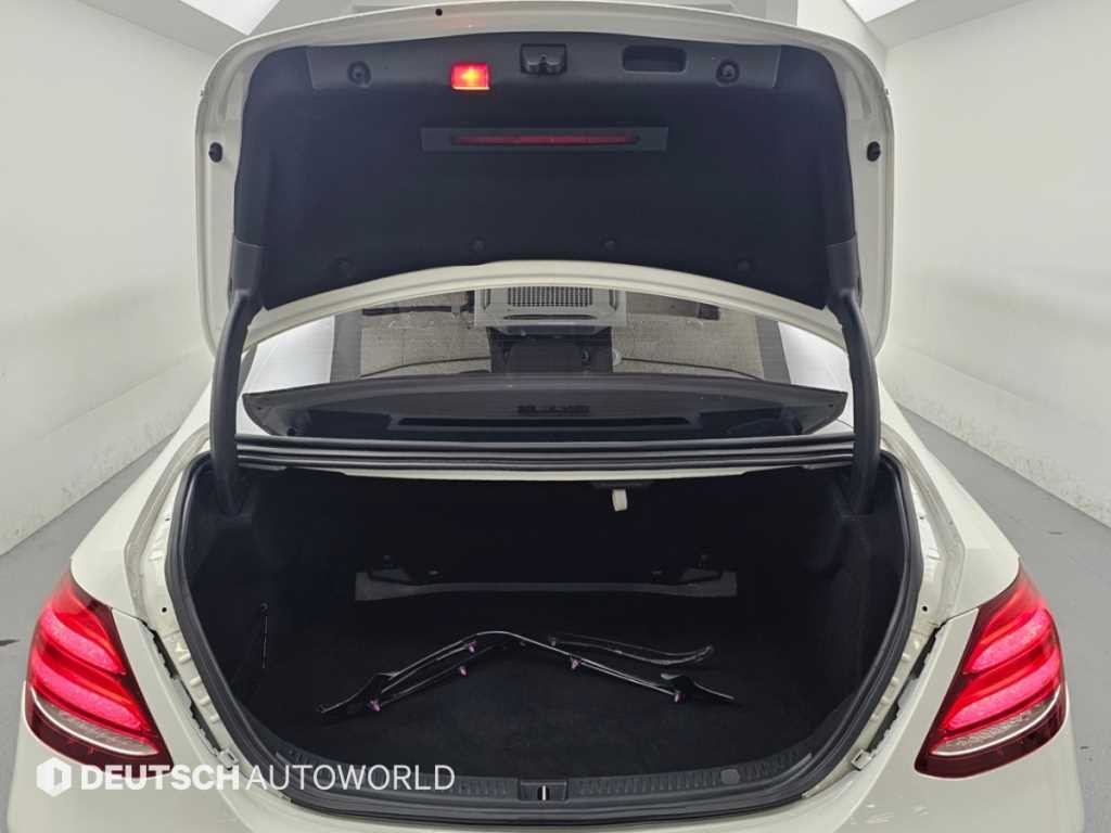 벤츠 E 클래스 E-클래스 W213 E220d 익스클루시브 이미지 19