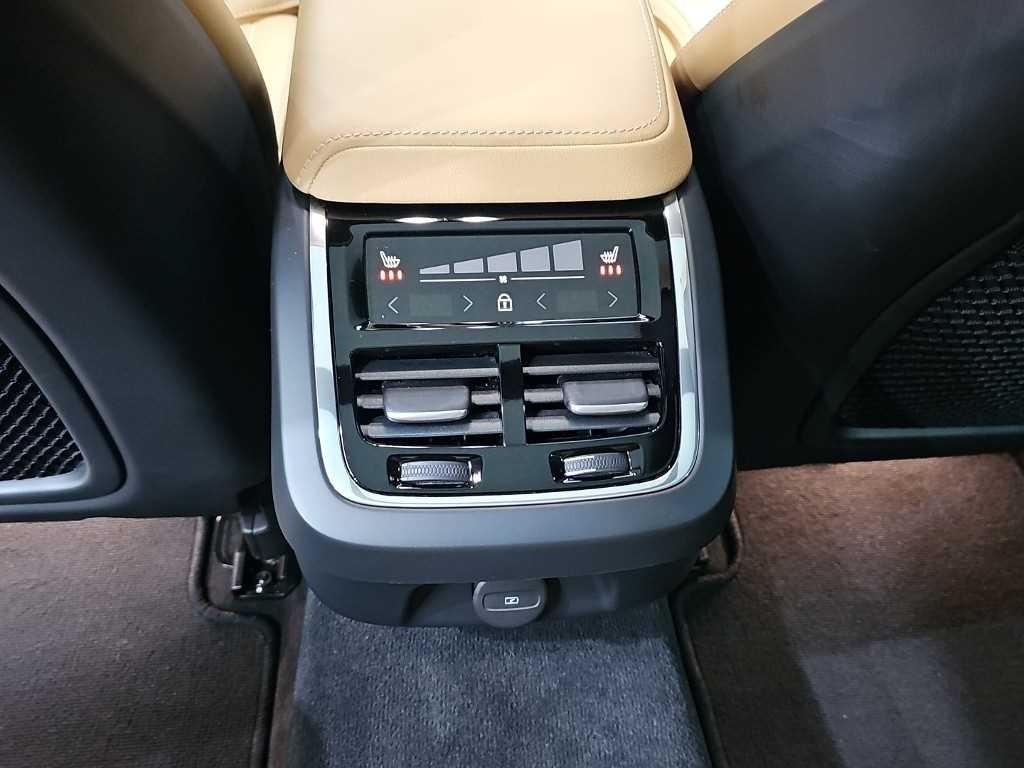 볼보 V60 V60 크로스 컨트리 2세대 2.0 B5 울트라 AWD 이미지 13