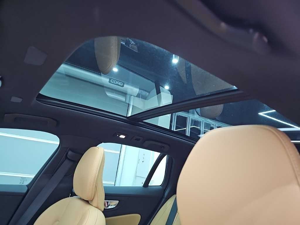 볼보 V60 V60 크로스 컨트리 2세대 2.0 B5 울트라 AWD 이미지 14
