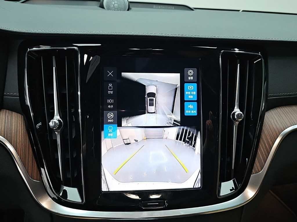 볼보 V60 V60 크로스 컨트리 2세대 2.0 B5 울트라 AWD 이미지 16