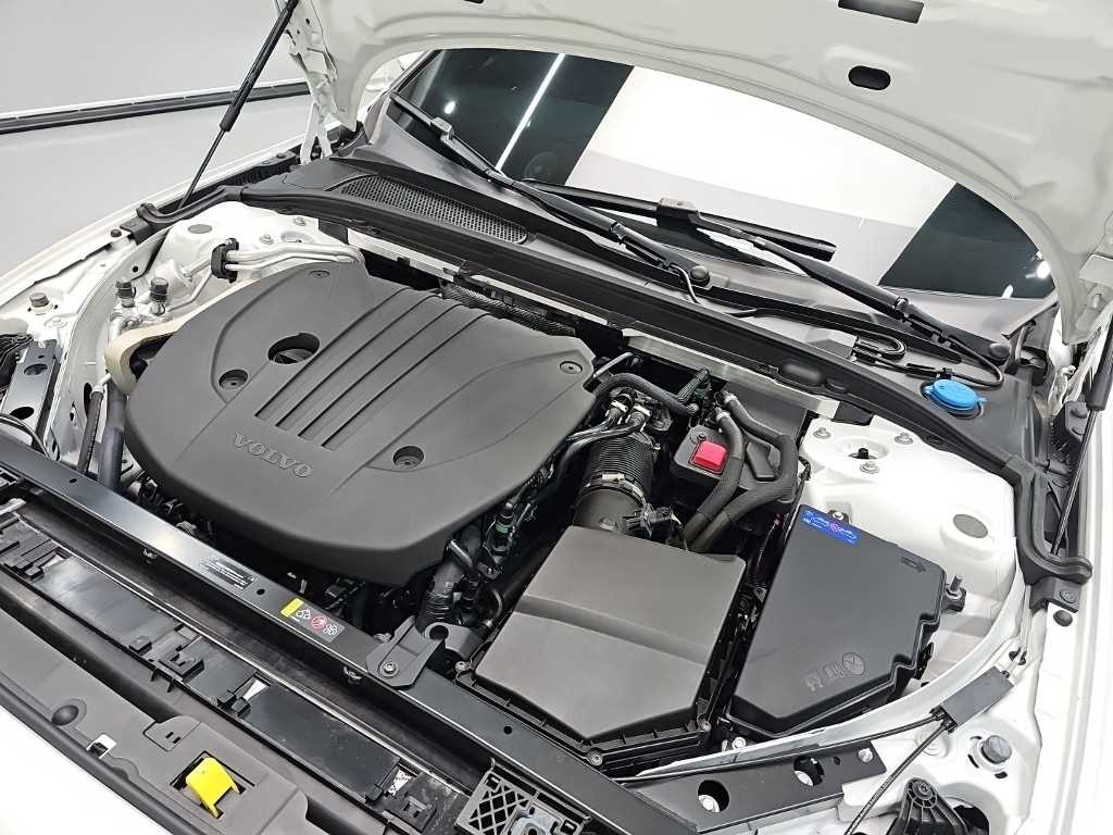볼보 V60 V60 크로스 컨트리 2세대 2.0 B5 울트라 AWD 이미지 5