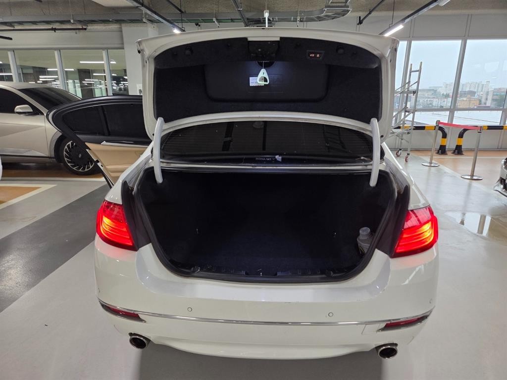 BMW 5시리즈 5시리즈 (F10) 528i xDrive 럭셔리 이미지 9