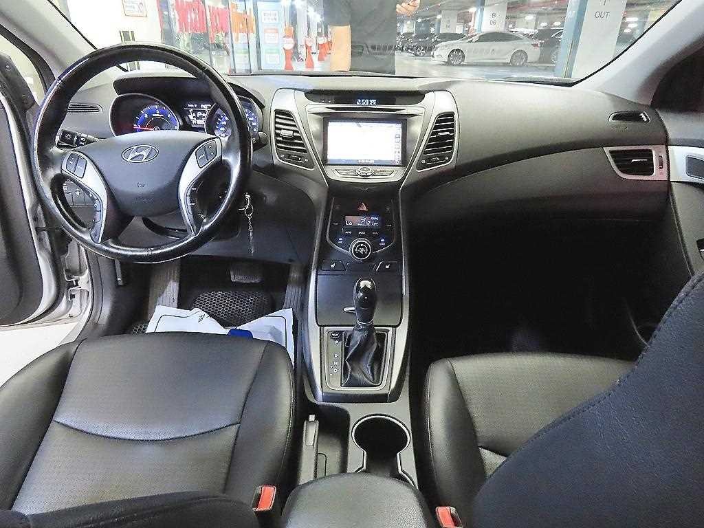 현대 아반떼 더 뉴 아반떼 1.6 VGT 스마트 이미지 10