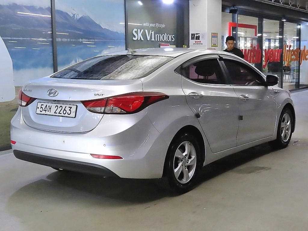 현대 아반떼 더 뉴 아반떼 1.6 VGT 스마트 이미지 4