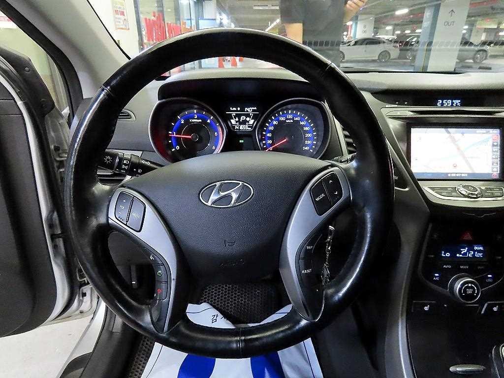 현대 아반떼 더 뉴 아반떼 1.6 VGT 스마트 이미지 8
