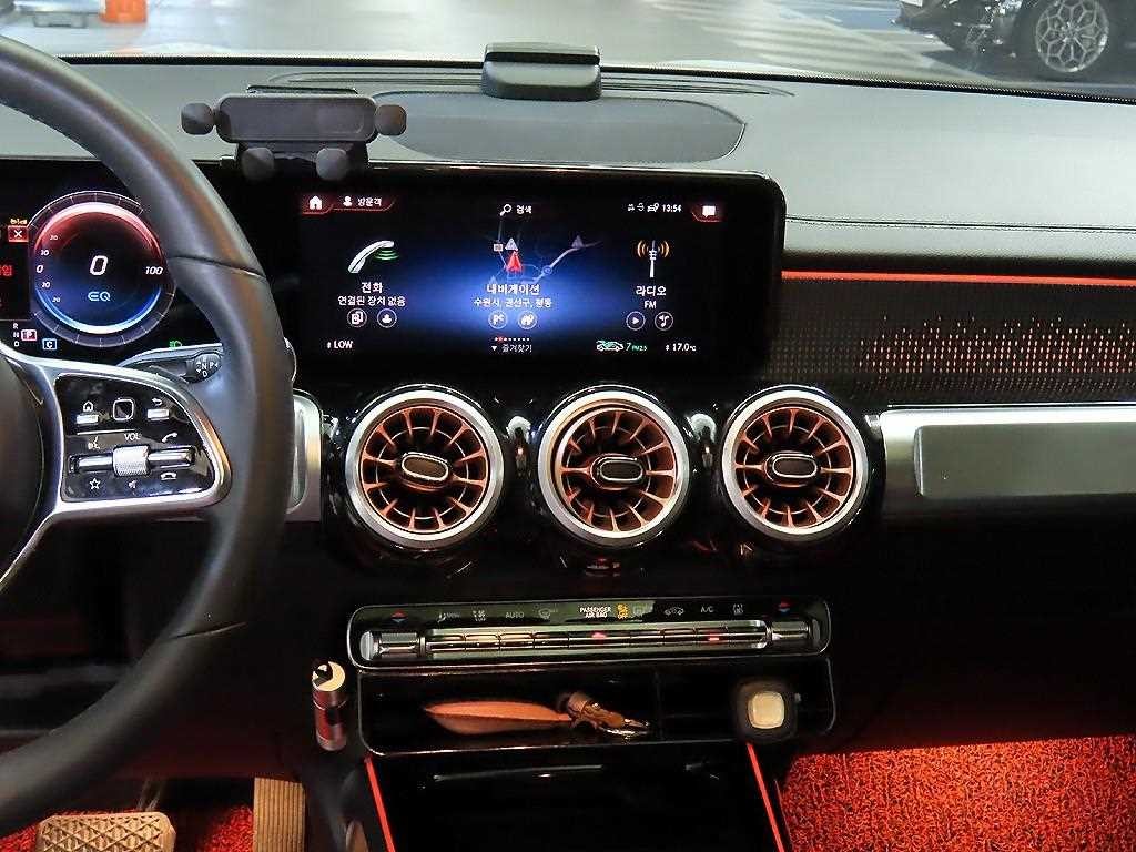 벤츠 EQB EQB (X243) EQB 300 4MATIC 일렉트릭 아트 이미지 11