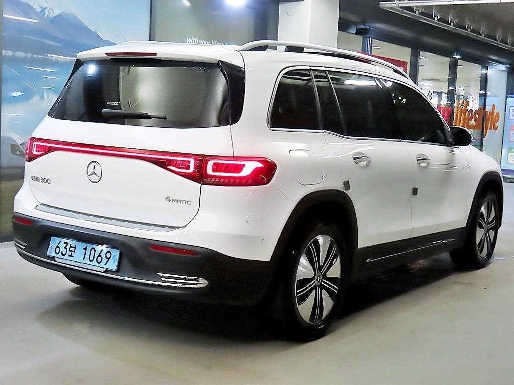 벤츠 EQB EQB (X243) EQB 300 4MATIC 일렉트릭 아트 이미지 4