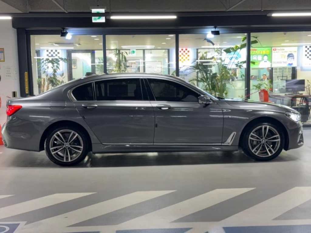 BMW 7시리즈 7시리즈 (G11) 740Ld xDrive M 스포츠 이미지 3