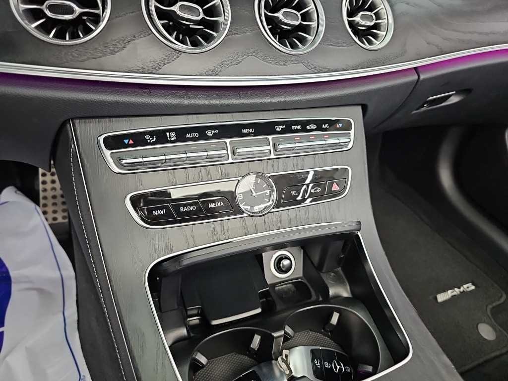 벤츠 E 클래스 E-클래스 W213 E220d 카브리올레 이미지 10