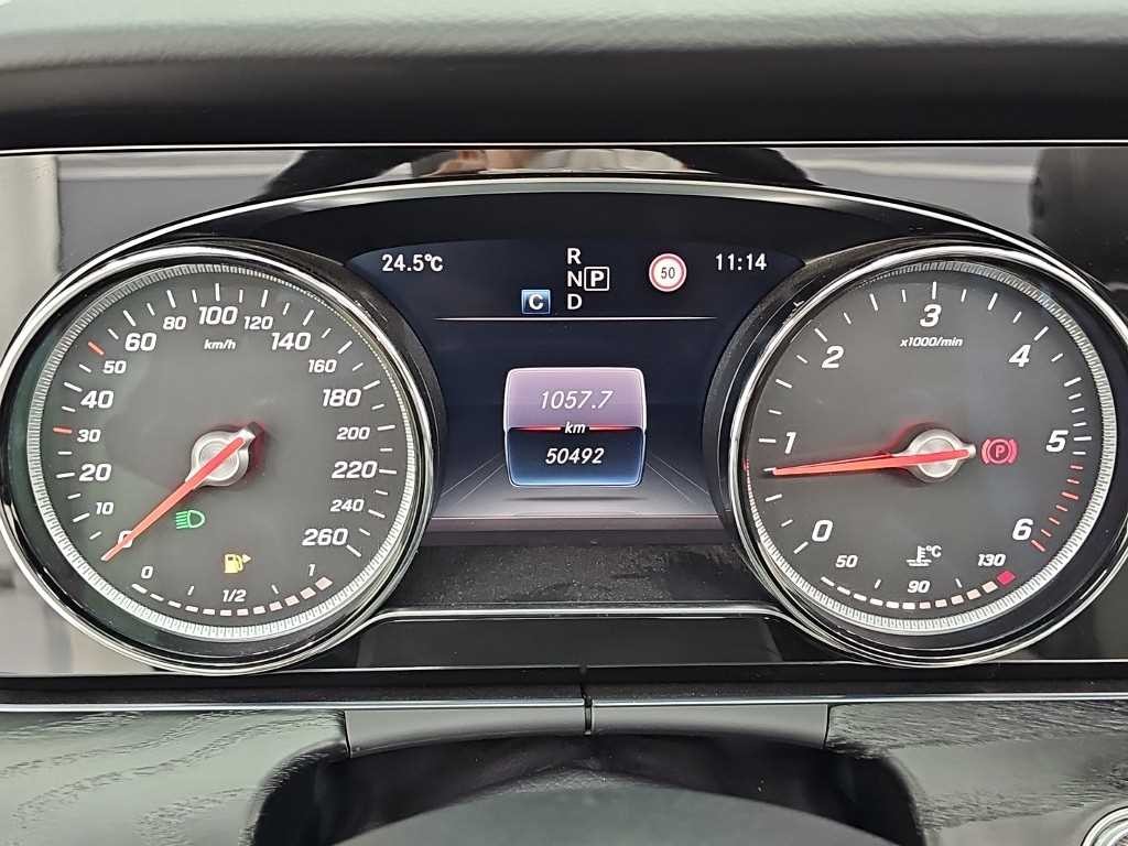 벤츠 E 클래스 E-클래스 W213 E220d 카브리올레 이미지 6