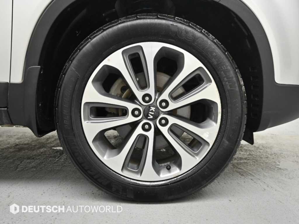기아 쏘렌토 뉴 쏘렌토 R 2WD 2.0 TLX 스페셜 이미지 5