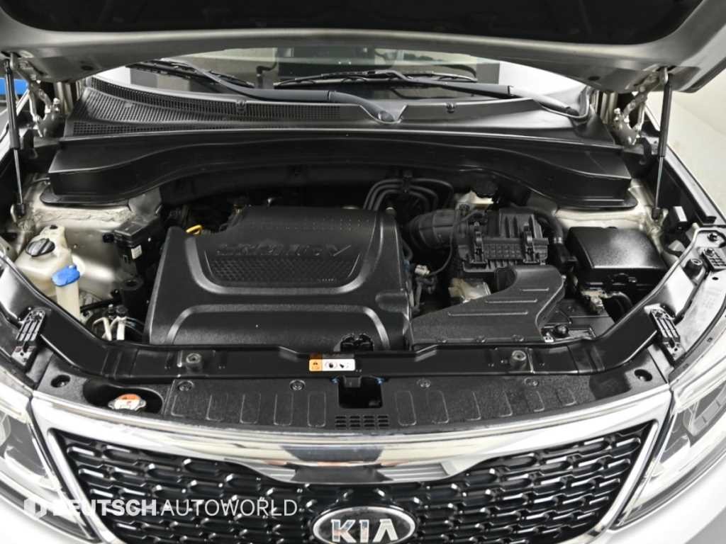 기아 쏘렌토 뉴 쏘렌토 R 2WD 2.0 TLX 스페셜 이미지 6