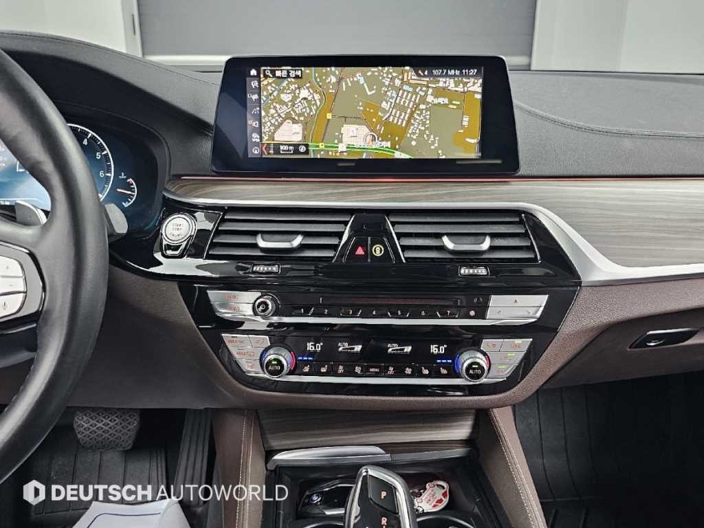 BMW 5시리즈 5시리즈 (G30) 530i xDrive 럭셔리 플러스 이미지 14