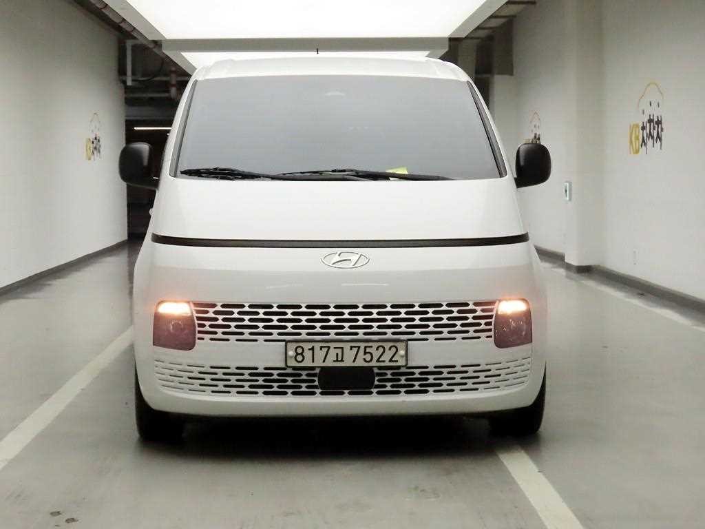 현대 스타리아 2WD 디젤 카고 스마트 3인승 이미지 2