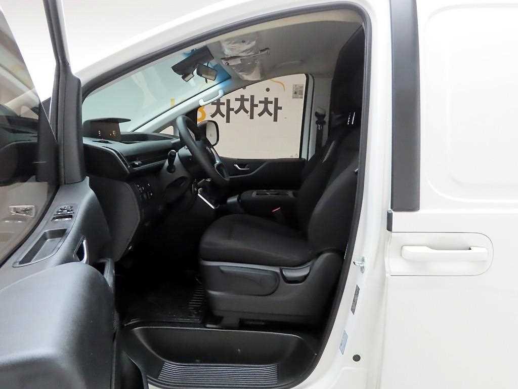 현대 스타리아 2WD 디젤 카고 스마트 3인승 이미지 9