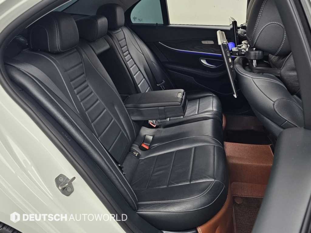 벤츠 E 클래스 E-클래스 W213 E220d 익스클루시브 이미지 12