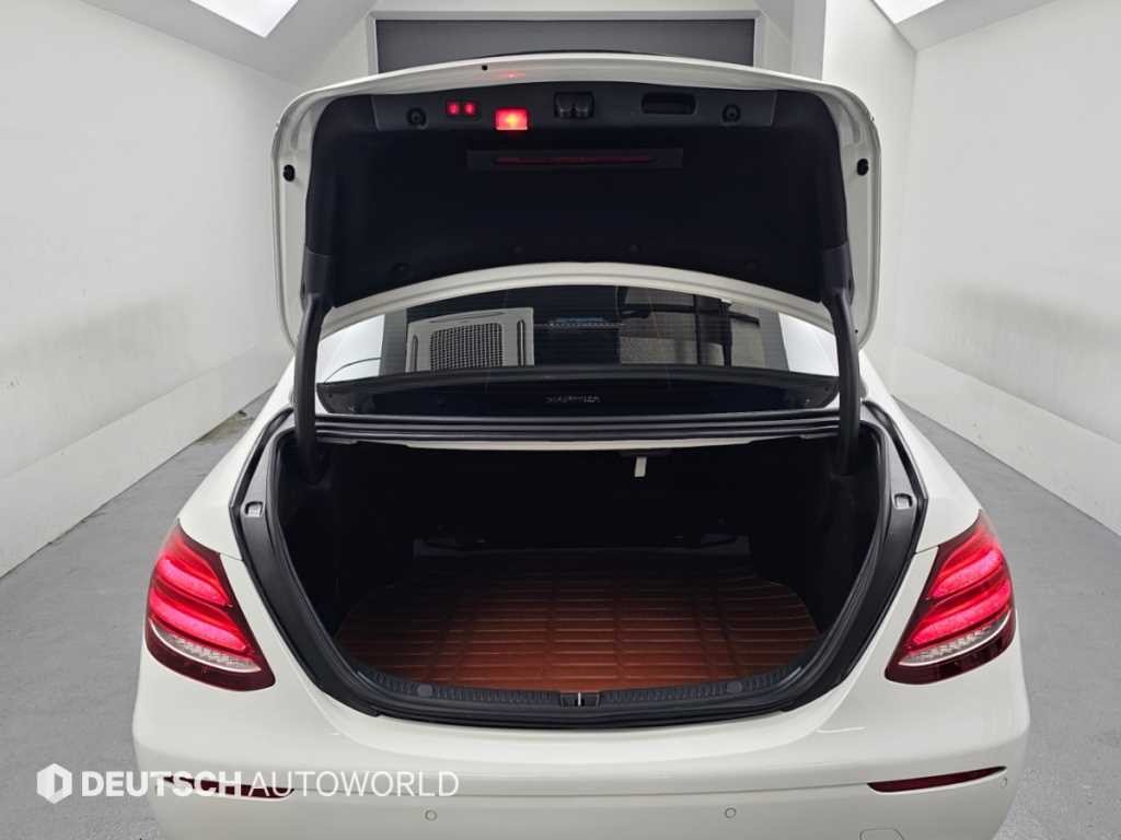 벤츠 E 클래스 E-클래스 W213 E220d 익스클루시브 이미지 19