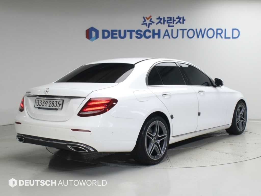 벤츠 E 클래스 E-클래스 W213 E220d 익스클루시브 이미지 2