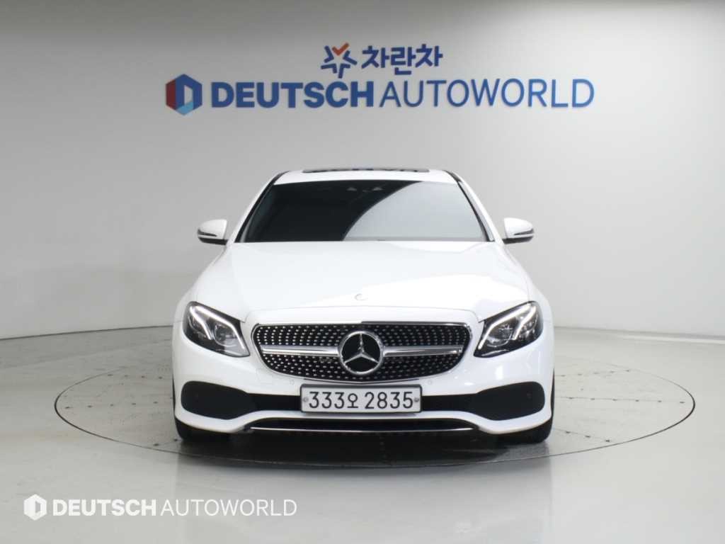 벤츠 E 클래스 E-클래스 W213 E220d 익스클루시브 이미지 3
