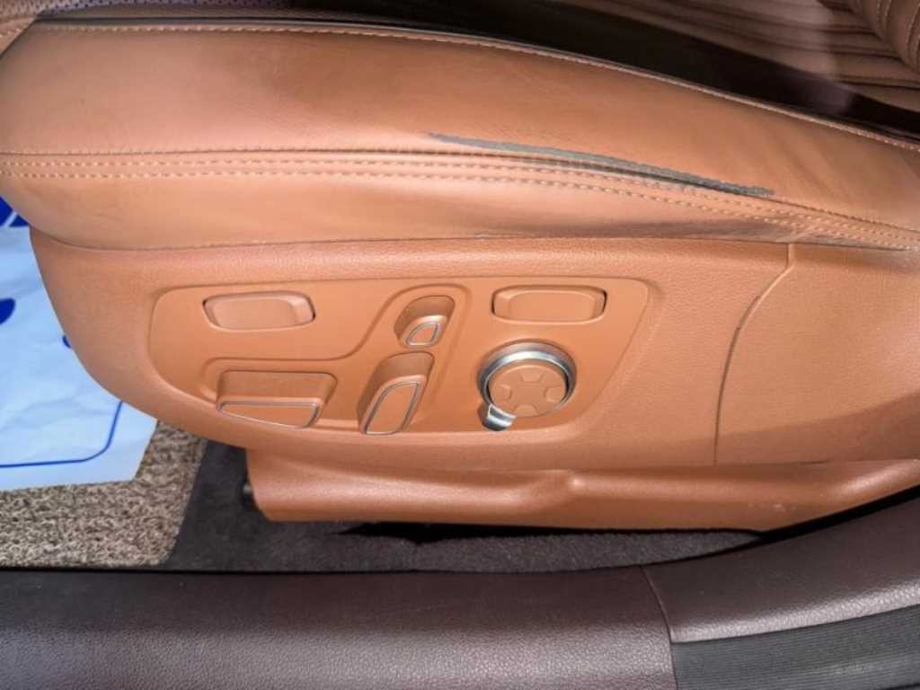 제네시스 G90 3.8 GDI AWD 프리미엄 럭셔리 이미지 14