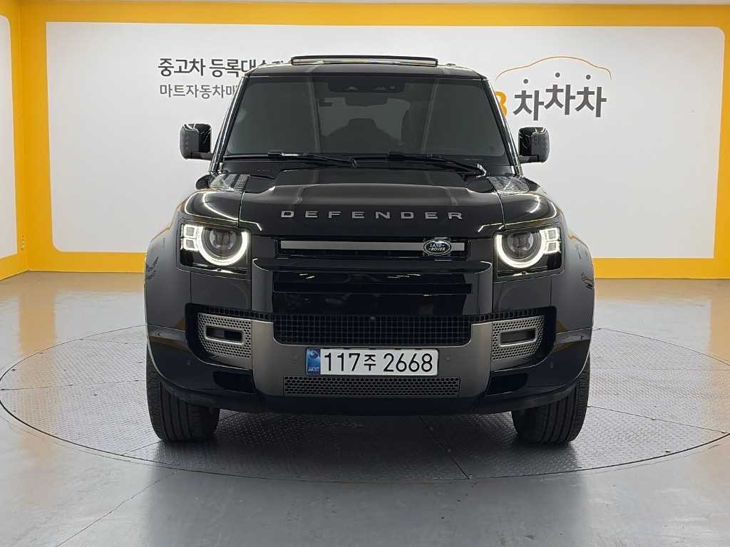 랜드로버 디펜더 디펜더 (L663) 110 P300 X-Dynamic SE 이미지 2