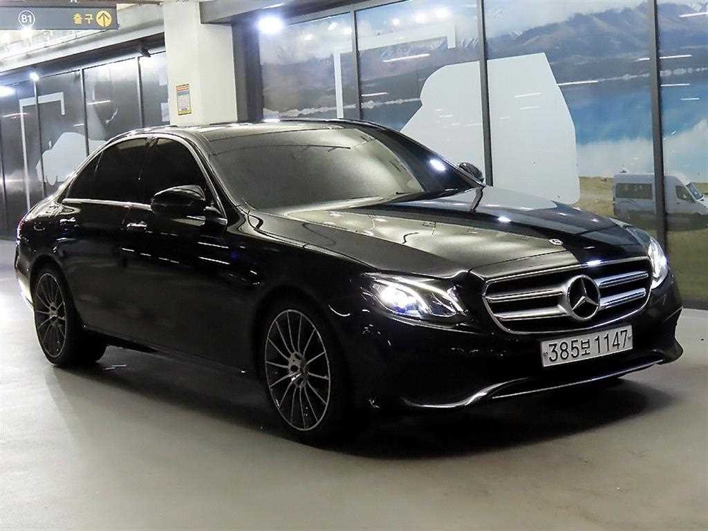 벤츠 E 클래스 E-클래스 W213 E300 아방가르드 이미지 1