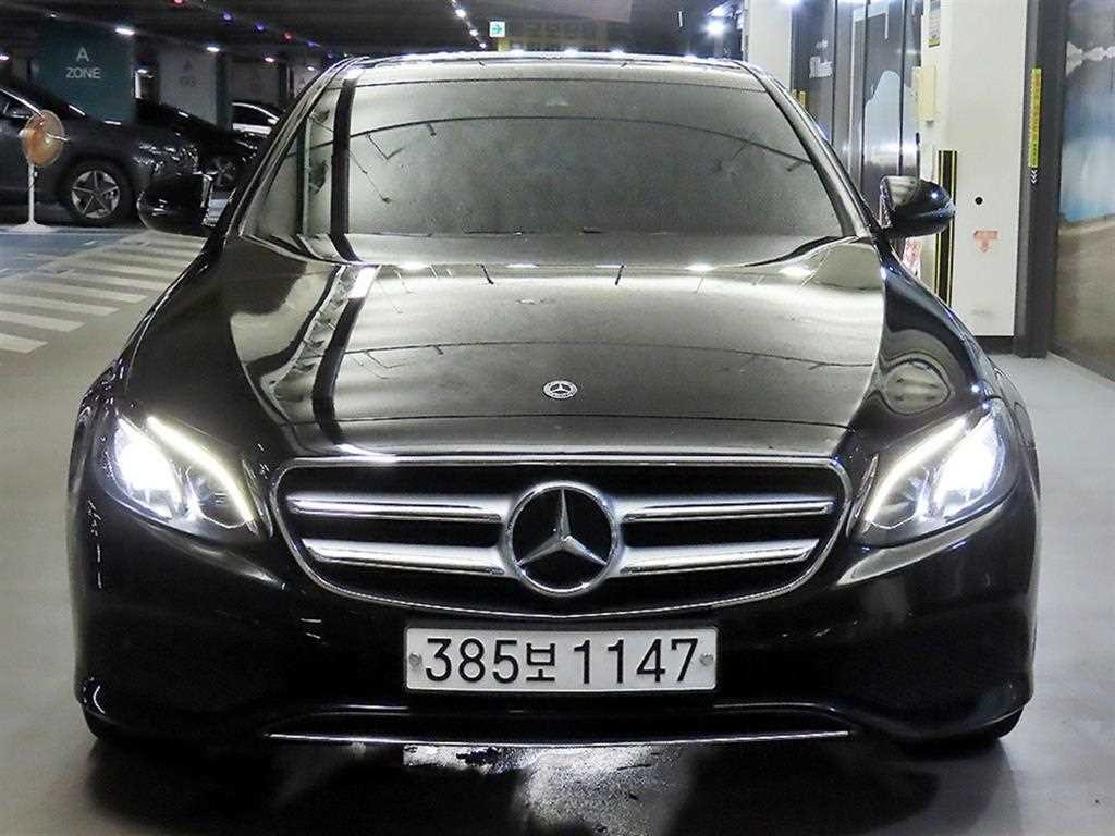 벤츠 E 클래스 E-클래스 W213 E300 아방가르드 이미지 2