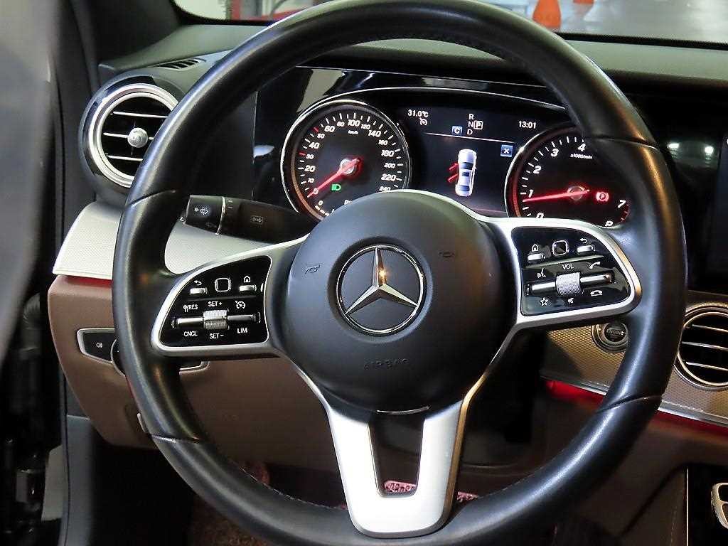 벤츠 E 클래스 E-클래스 W213 E300 아방가르드 이미지 8
