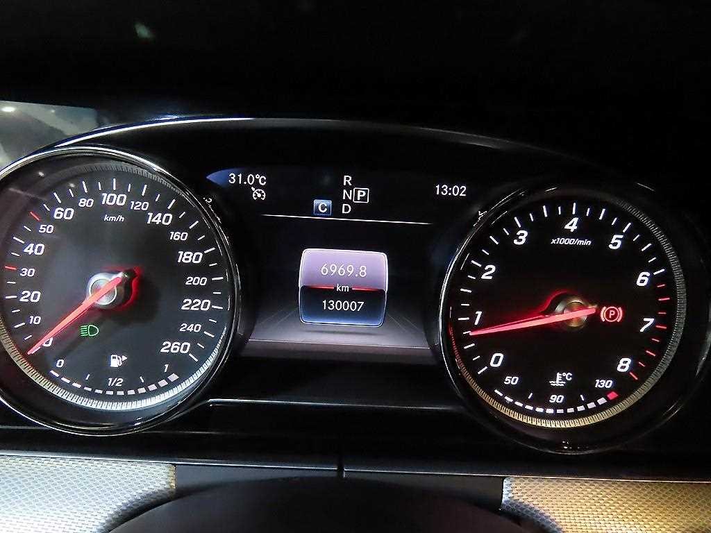 벤츠 E 클래스 E-클래스 W213 E300 아방가르드 이미지 9