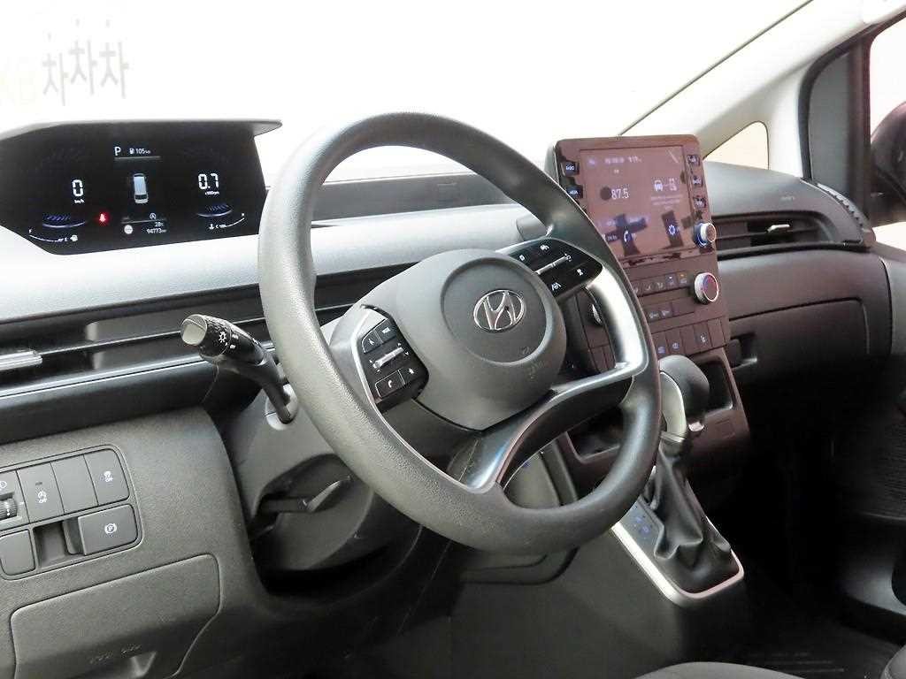현대 스타리아 2WD 디젤 카고 스마트 3인승 이미지 8