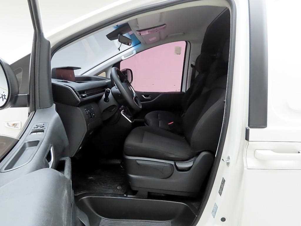 현대 스타리아 2WD 디젤 카고 스마트 3인승 이미지 9