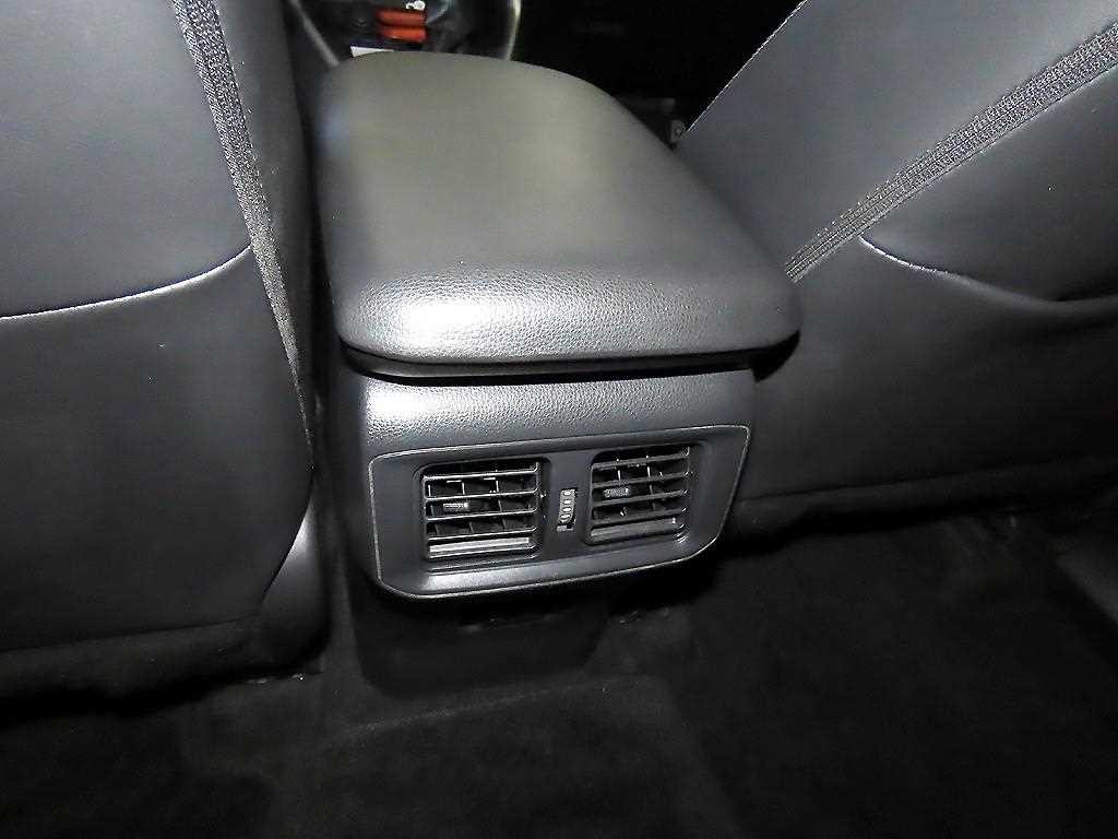 토요타 라브4 RAV4(5세대) 2.5 2WD 이미지 16