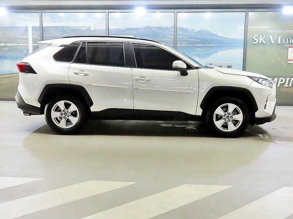 토요타 라브4 RAV4(5세대) 2.5 2WD 이미지 3