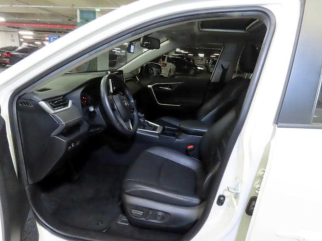 토요타 라브4 RAV4(5세대) 2.5 2WD 이미지 6
