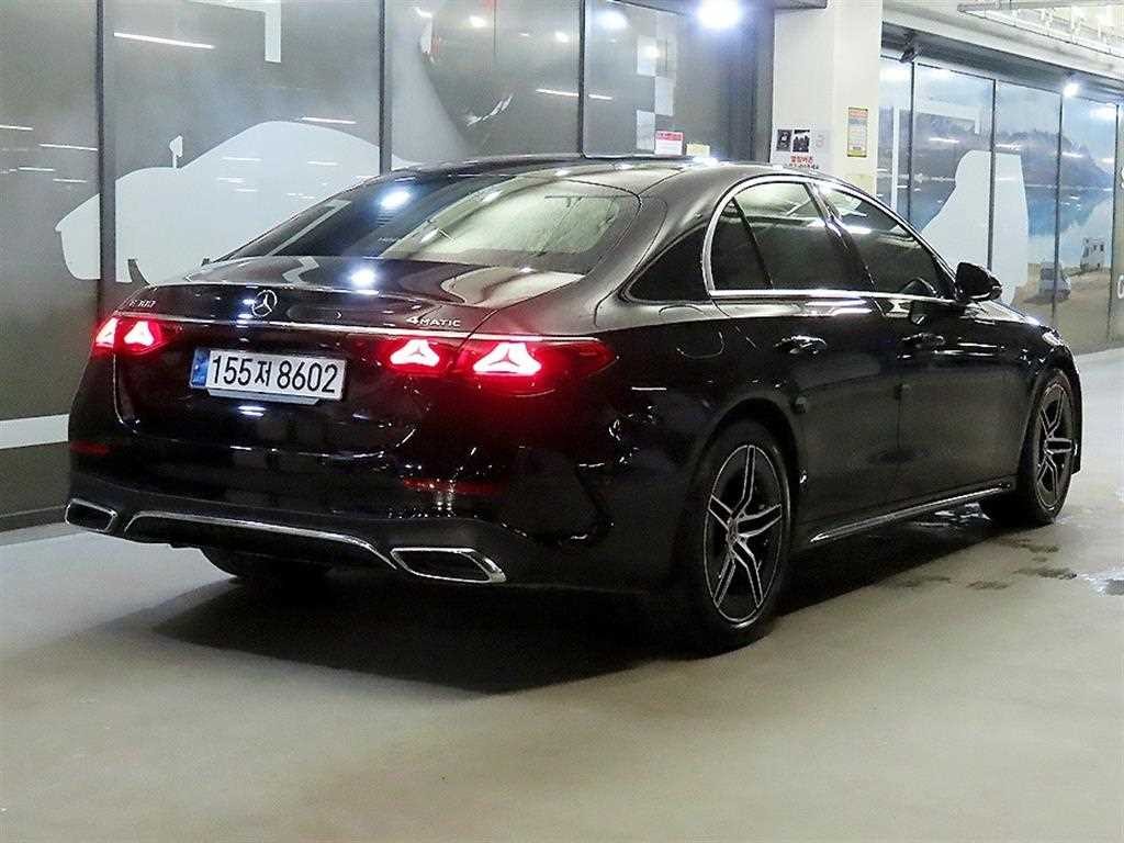 벤츠 E 클래스 E-클래스 W214 E300 4MATIC AMG Line 이미지 4