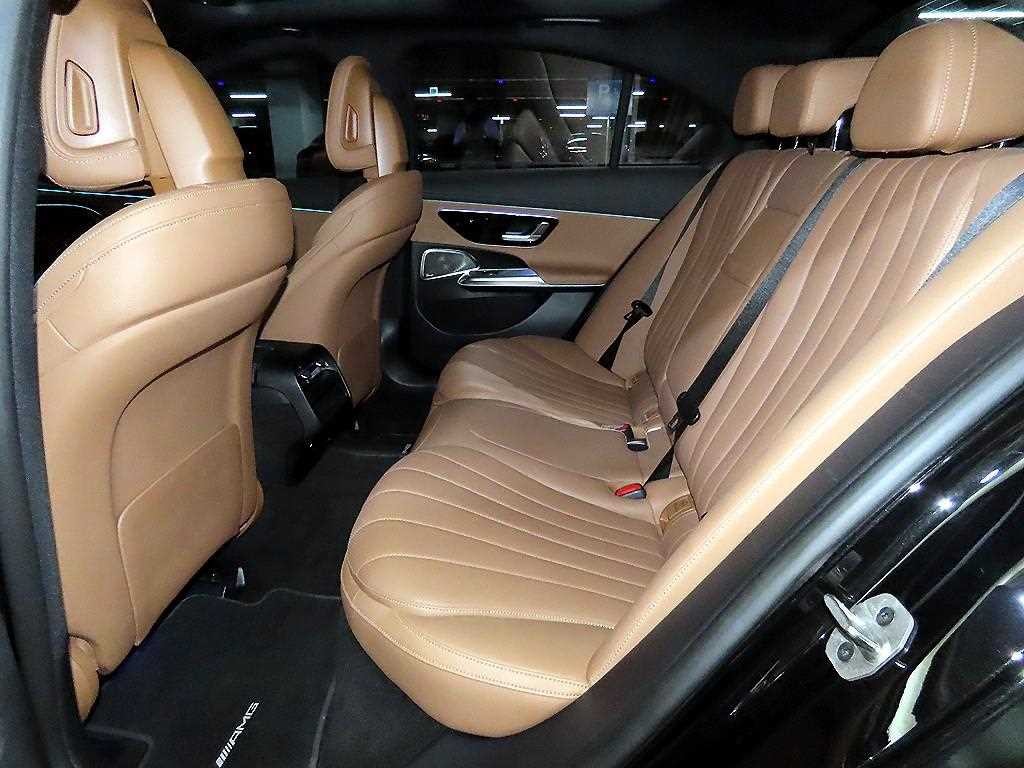 벤츠 E 클래스 E-클래스 W214 E300 4MATIC AMG Line 이미지 7