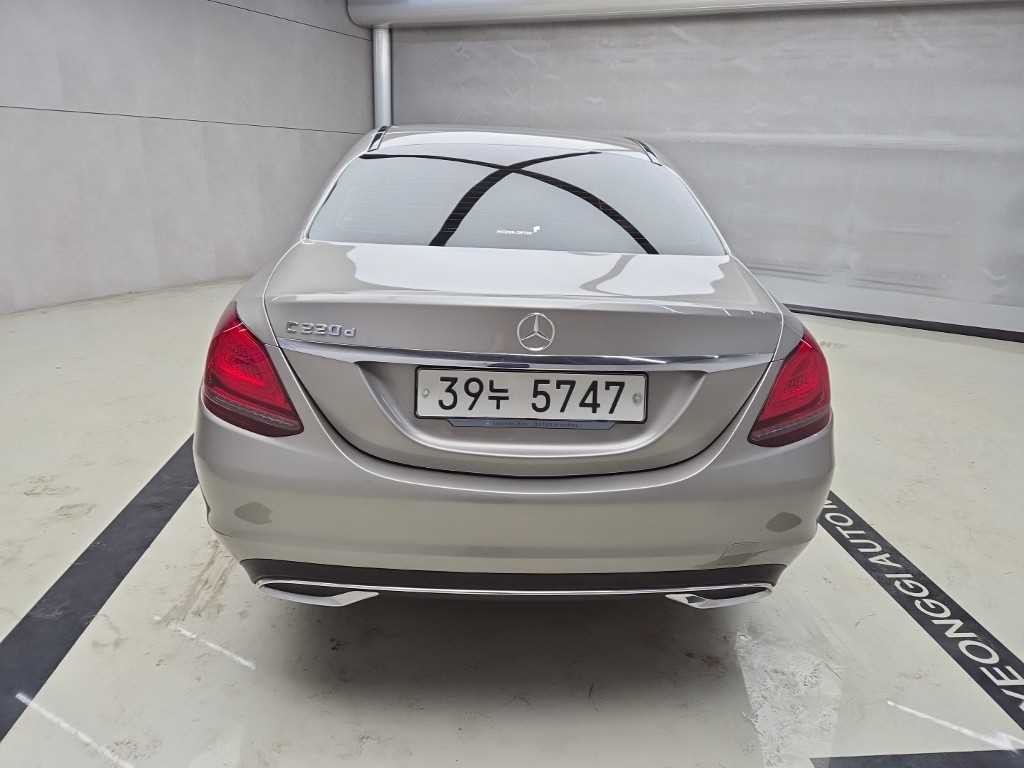 벤츠 C 클래스 C클래스 W205 C220 d 아방가르드 이미지 3