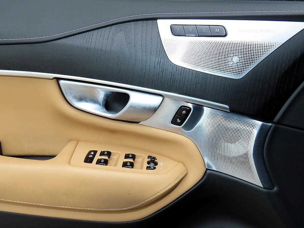 볼보 XC90 XC90 2세대 2.0 T8 AWD 인스크립션 이미지 11