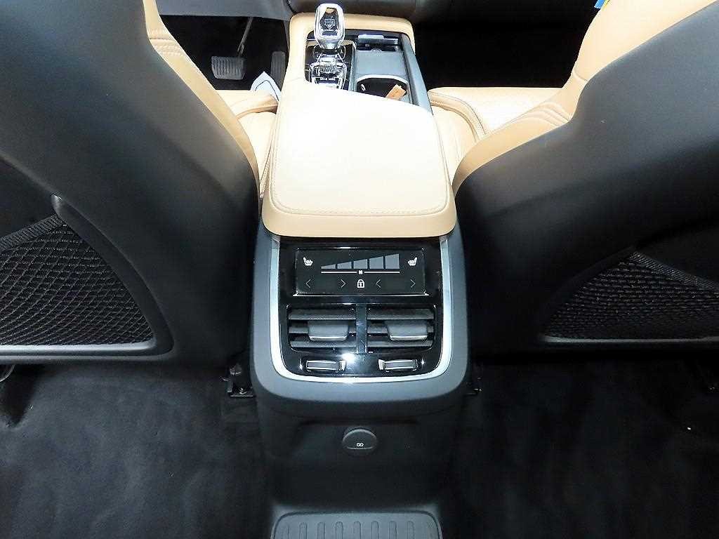 볼보 XC90 XC90 2세대 2.0 T8 AWD 인스크립션 이미지 16