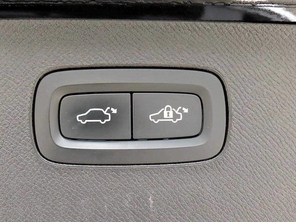 볼보 XC90 XC90 2세대 2.0 T8 AWD 인스크립션 이미지 17