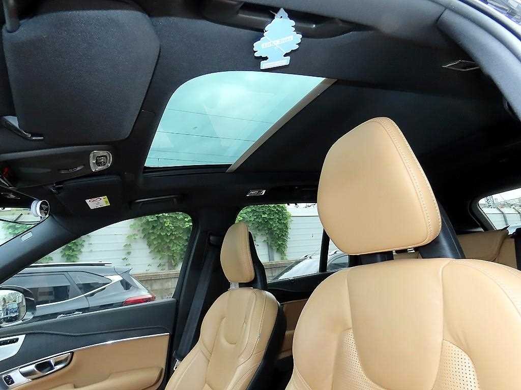 볼보 XC90 XC90 2세대 2.0 T8 AWD 인스크립션 이미지 18