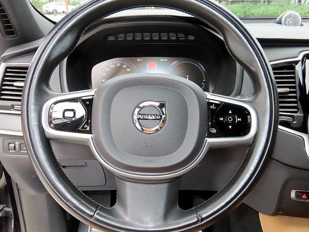 볼보 XC90 XC90 2세대 2.0 T8 AWD 인스크립션 이미지 8