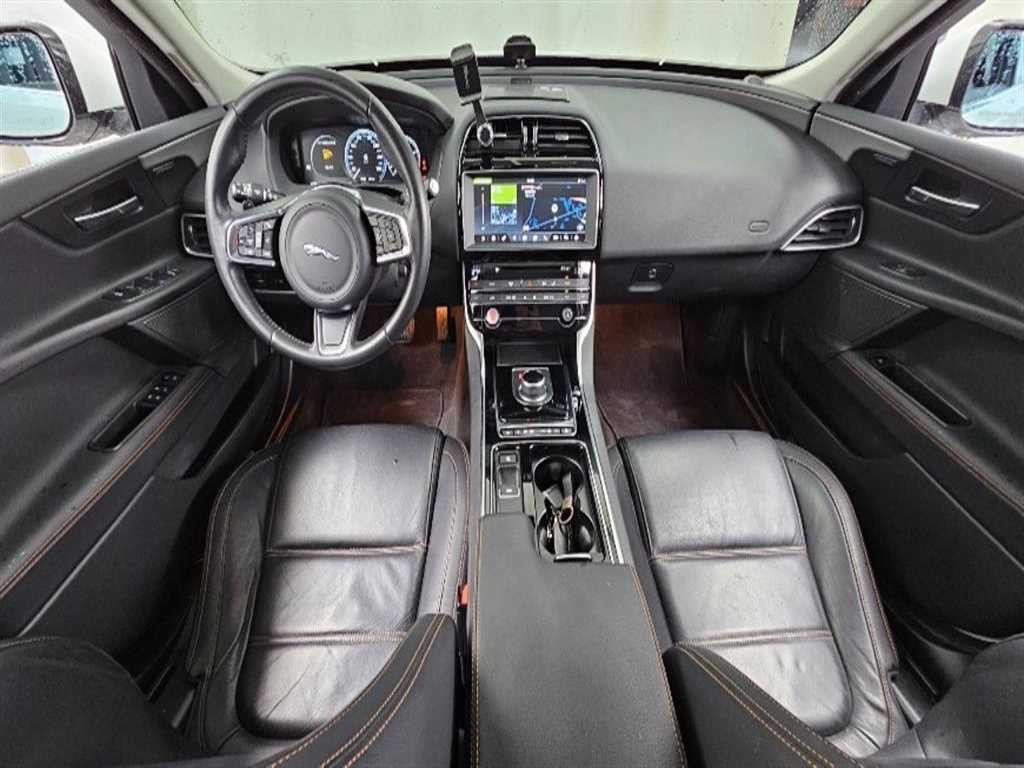 재규어 XE 2.0T 프레스티지 이미지 7