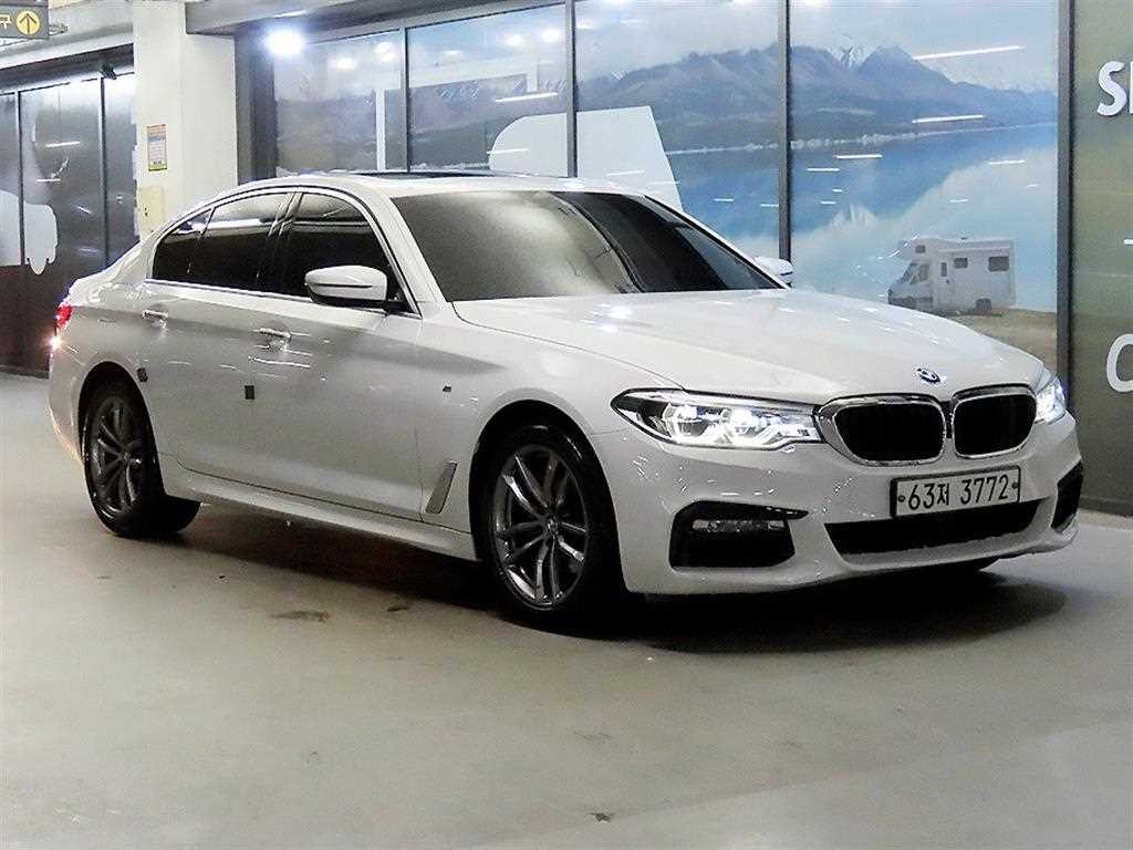 BMW 5시리즈 5시리즈 (G30) 520d xDrive M 스포츠 플러스 이미지 1