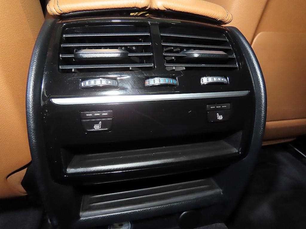 BMW 5시리즈 5시리즈 (G30) 520d xDrive M 스포츠 플러스 이미지 14