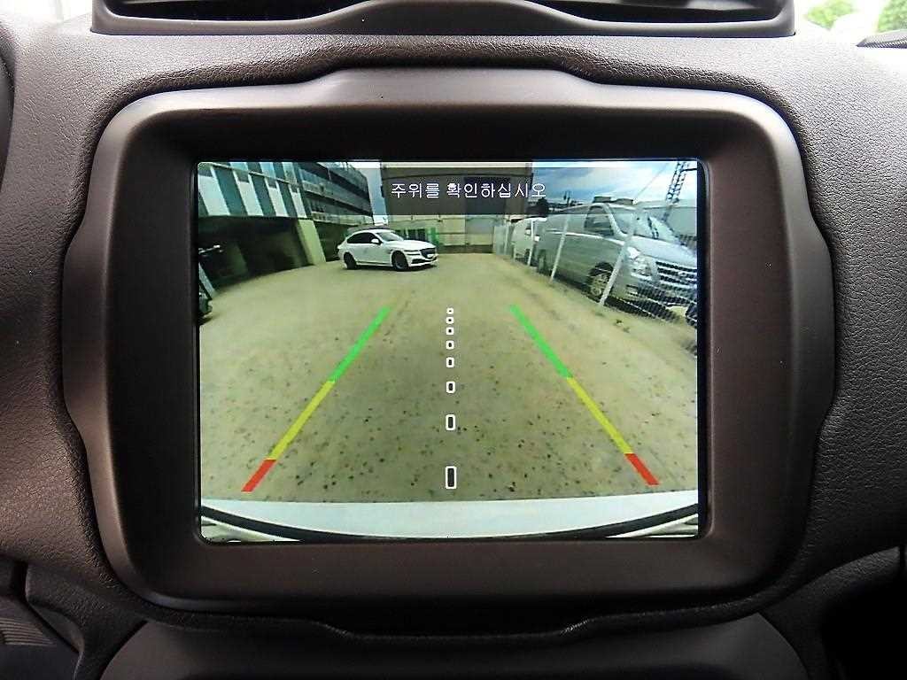 지프 레니게이드 2.4 론지튜드 기본형 이미지 15
